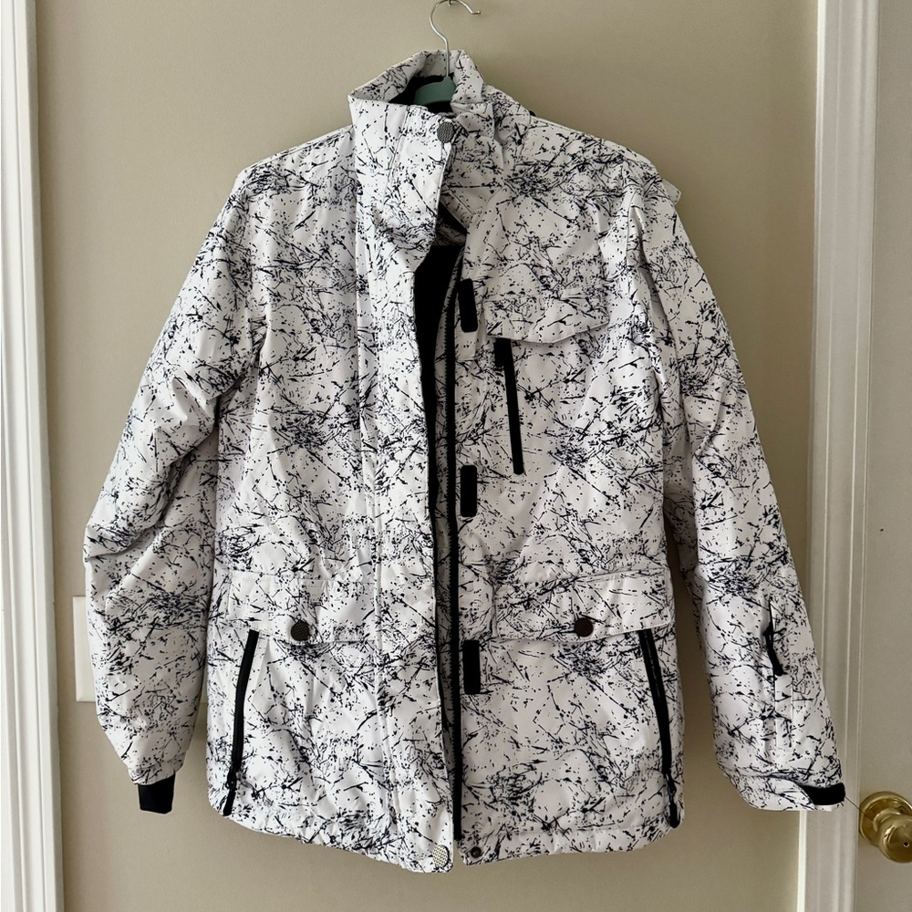 NWOT Arctic Queen Ski Snow White Black Jacket Small